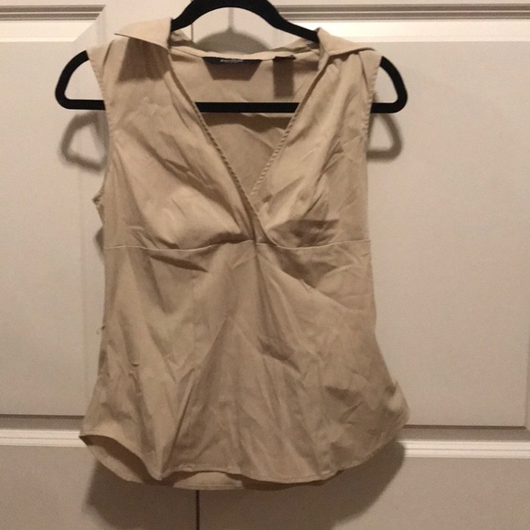 Express Tops - Express tank top. Stretch material